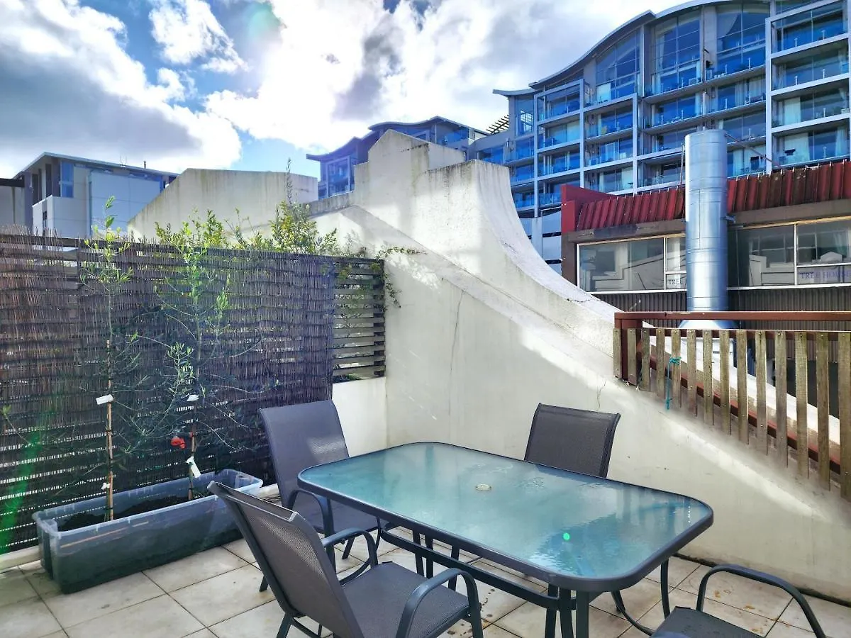 U Suites On Jessie Wellington 0*,